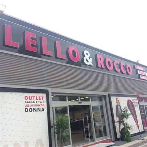 Come arrivare a Lello e Rocco Outlet a Torre Del Greco con.